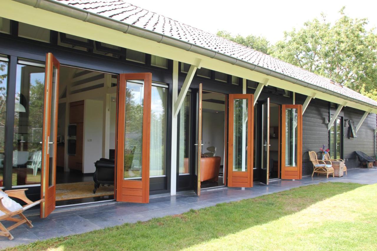 Familiehuis De Betuwe Met Prive Kunstgras Tennisbaan En Sauna Vila Erichem Exterior foto