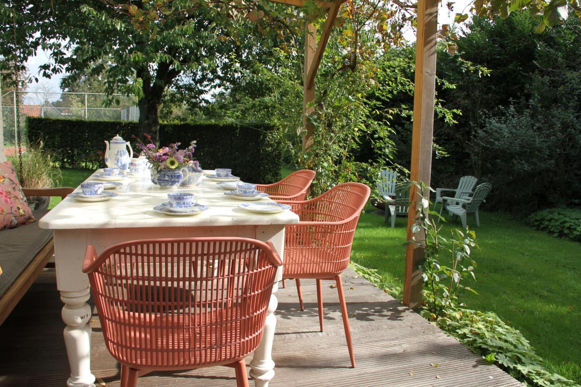 Familiehuis De Betuwe Met Prive Kunstgras Tennisbaan En Sauna Vila Erichem Exterior foto